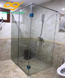 Bồn tắm vách kính Inax