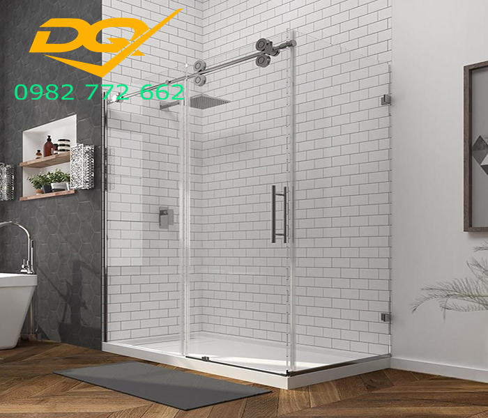 Vách kính cường lực phòng tắm nhỏ năm 2024 là giải pháp thích hợp cho không gian phòng tắm có diện tích hạn chế. Với vật liệu và kích thước phù hợp, vách kính tắm sẽ giúp tạo ra một không gian phòng tắm nhỏ gọn, tiện nghi và hiện đại.